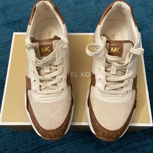 Michael Kors Jasmine Trainer Shoes, size 9